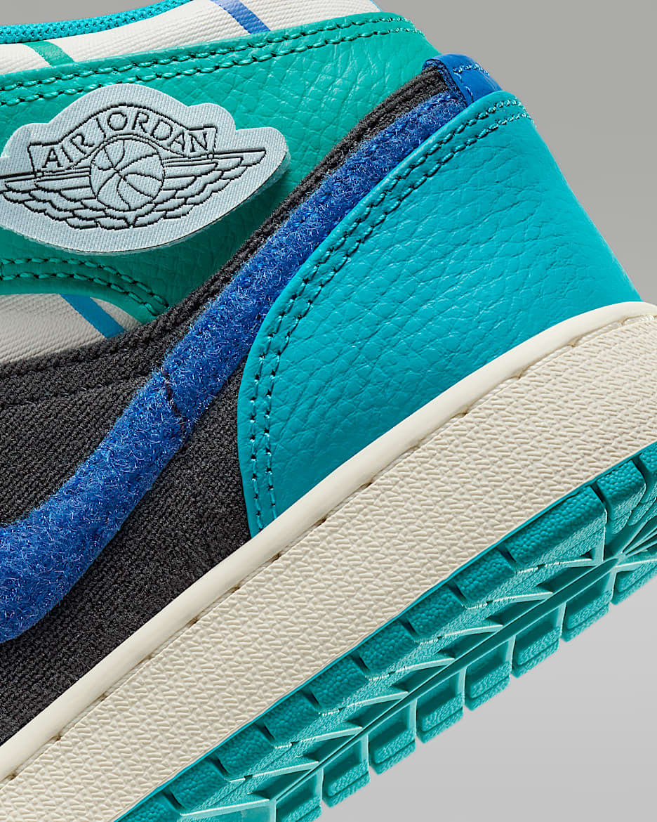 Air Jordan 1 Mid Sneaker School Older Kids Shoes. Nike CA